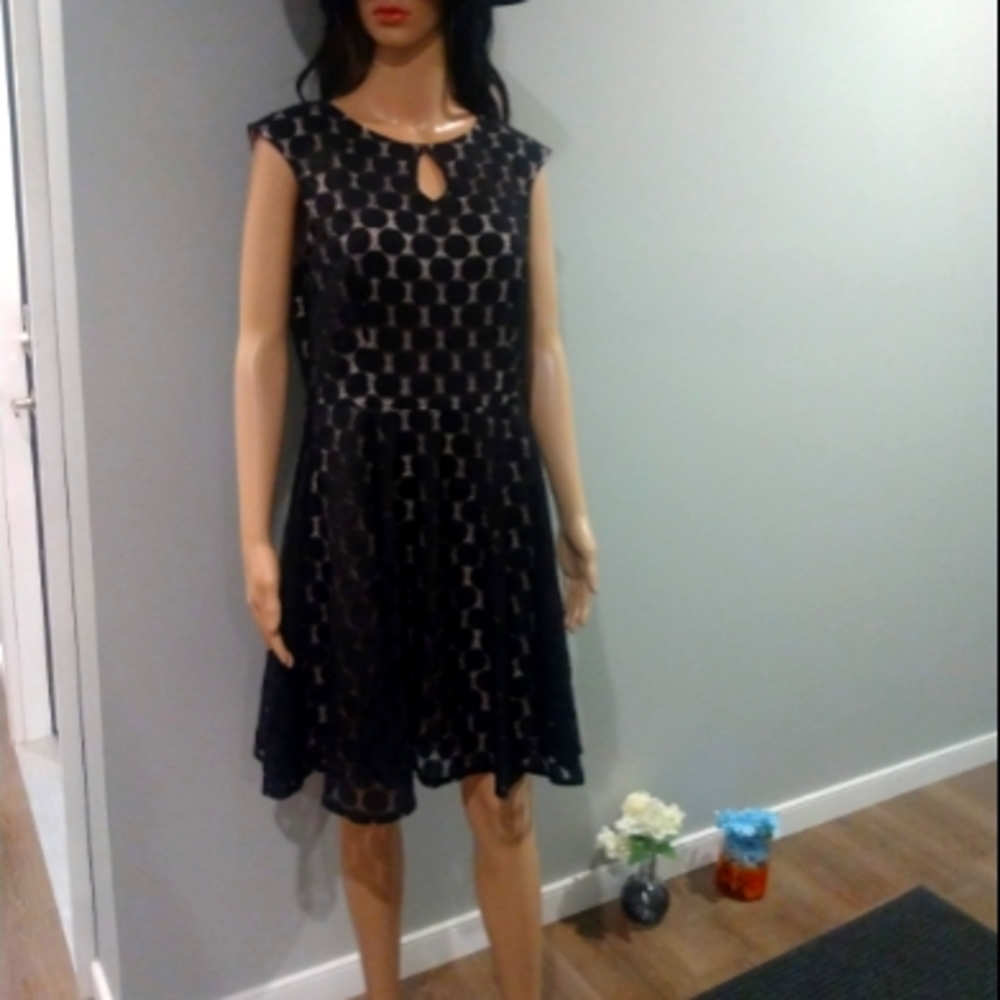 London Style Collection Black/Tan Lace Dress